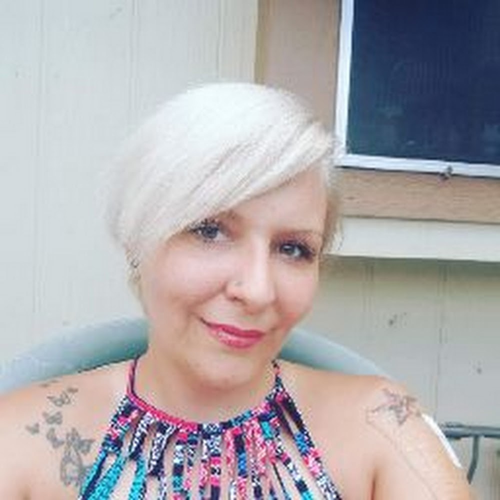 Meet your Posher, Danika